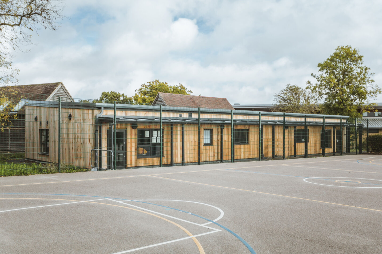 Broadfields Primary School Middlesex, Net Zero Buildings, External view of the school